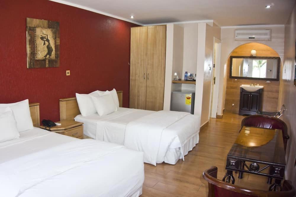 Tropical Enclave Hotel Akra Dış mekan fotoğraf