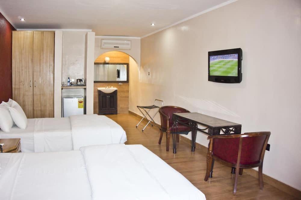 Tropical Enclave Hotel Akra Dış mekan fotoğraf