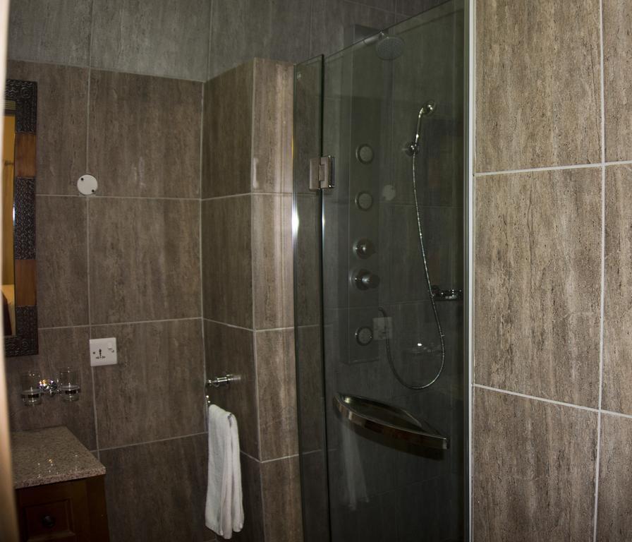 Tropical Enclave Hotel Akra Dış mekan fotoğraf