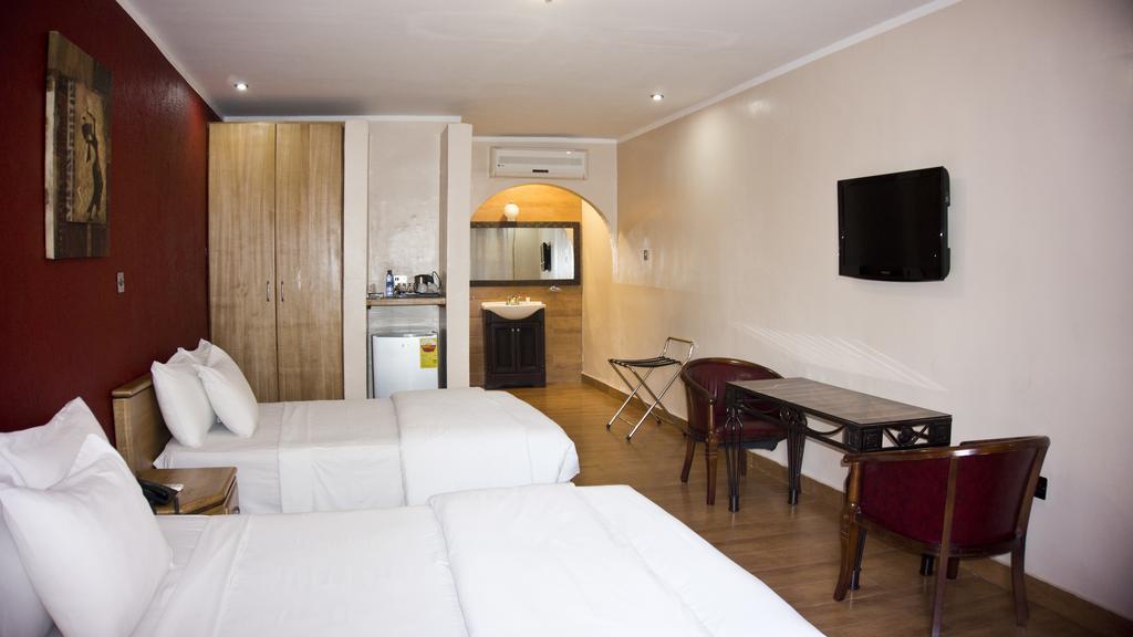 Tropical Enclave Hotel Akra Dış mekan fotoğraf