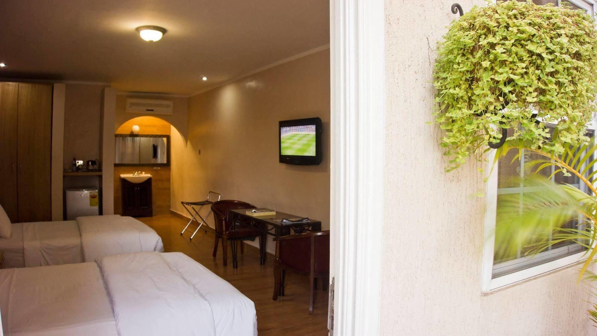 Tropical Enclave Hotel Akra Dış mekan fotoğraf