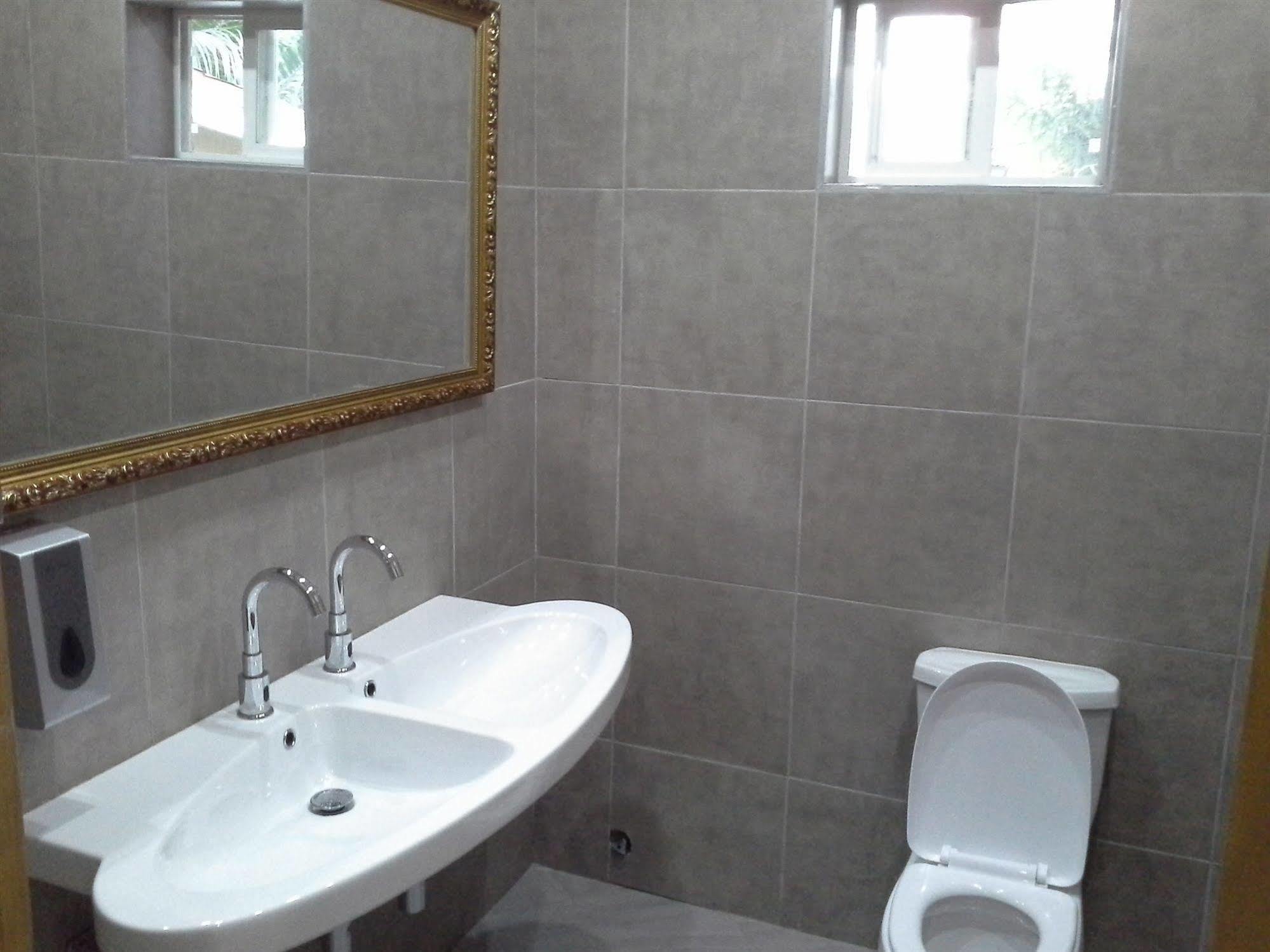 Tropical Enclave Hotel Akra Dış mekan fotoğraf