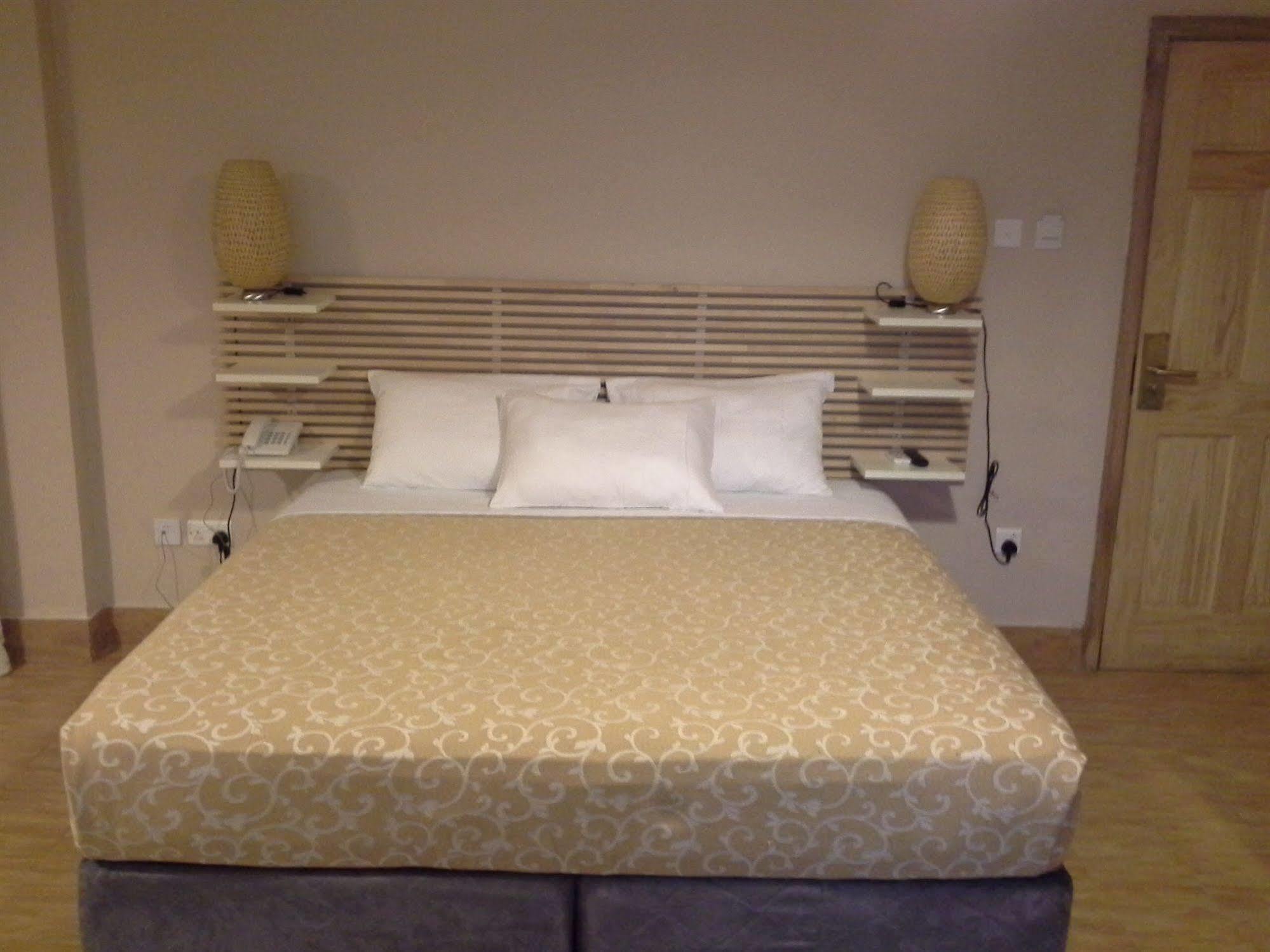 Tropical Enclave Hotel Akra Dış mekan fotoğraf