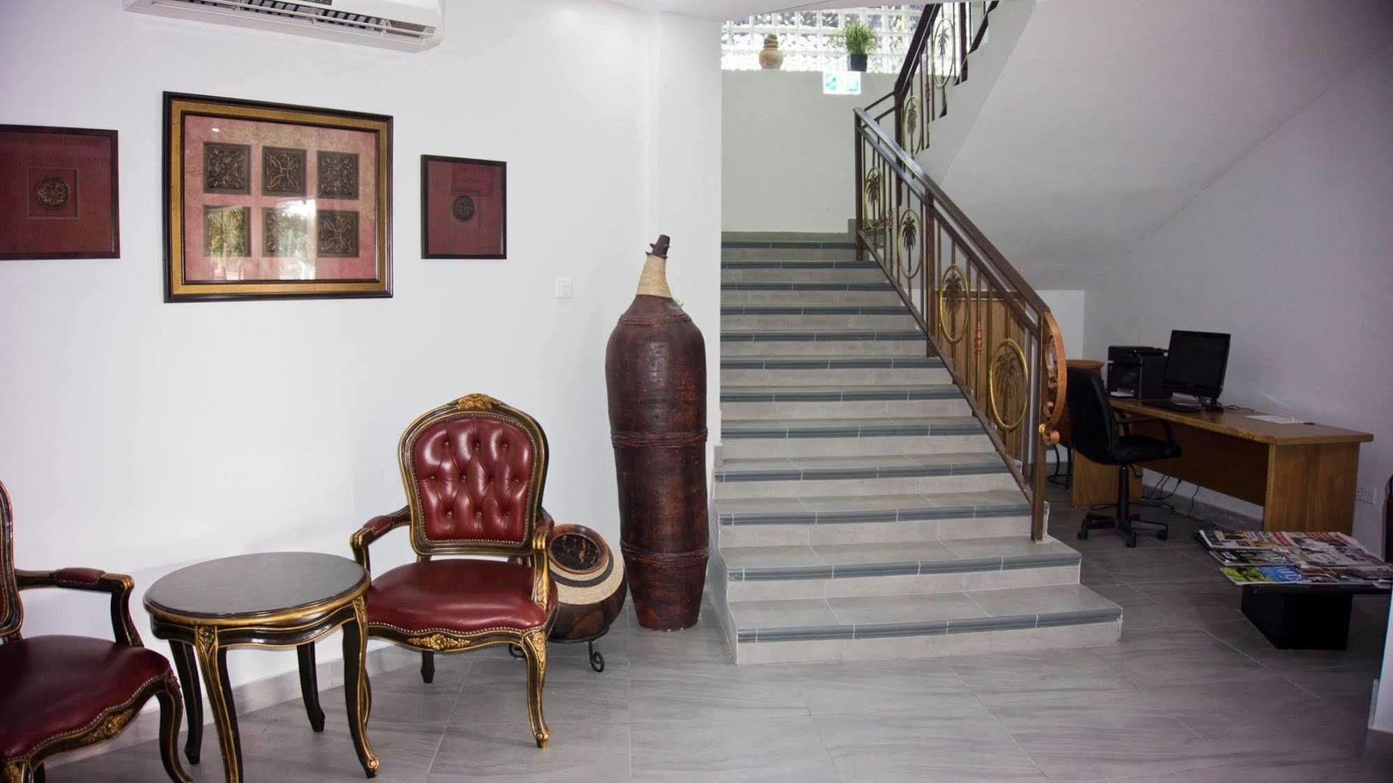 Tropical Enclave Hotel Akra Dış mekan fotoğraf